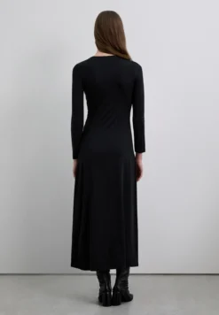 VESTIDO MIDI NUDO