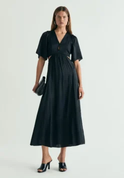 VESTIDO SATINADO CON CUT OUT