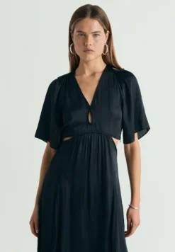 VESTIDO SATINADO CON CUT OUT