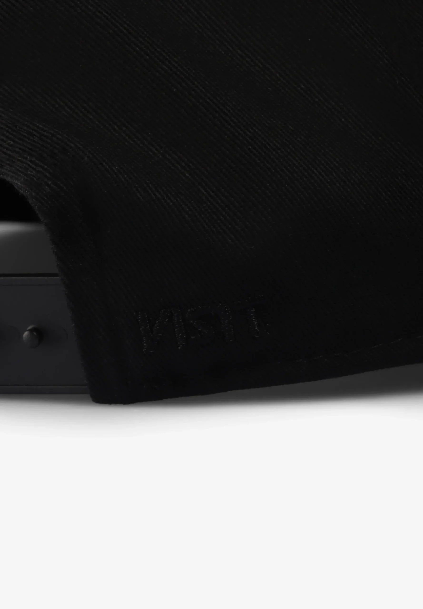 VISIT | GORRA CLASSIC BLACK