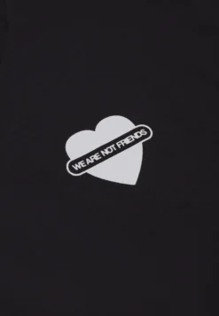 WE ARE NOT FRIENDS | CAMISETA UNION LOVE ANTRA