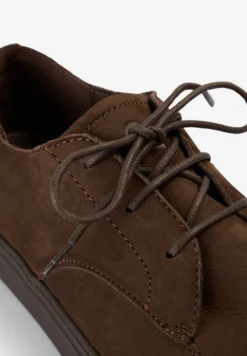 ZAPATILAS PIEL CORDONES