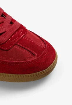 ZAPATILLA ANTE CON TALÓN METALIZADO