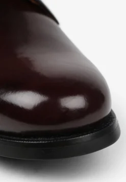 ZAPATOS PIEL CORDONES